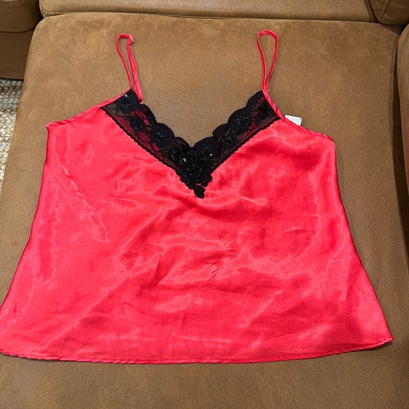 Tops - Y2K red cami with sequences and beading